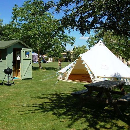 Camping La Foret De Tesse Exterior photo